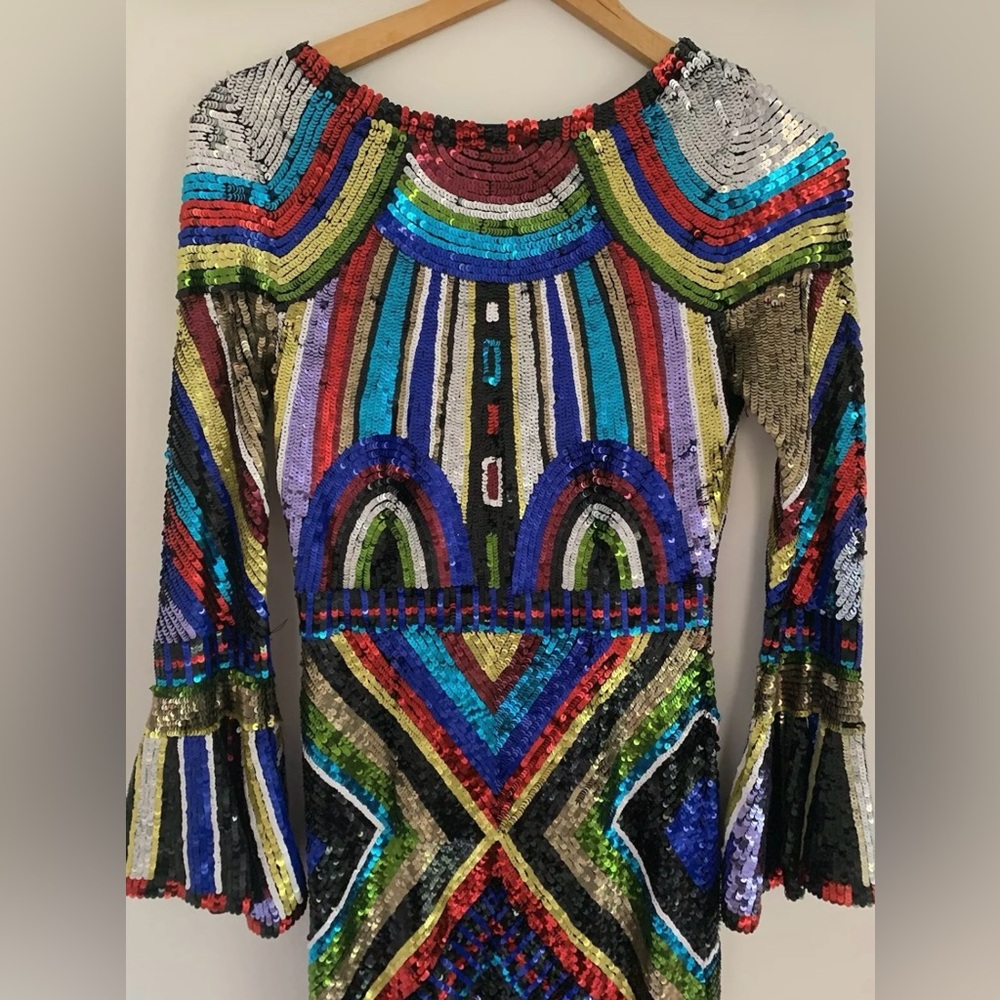 Alice + Olivia Jae Embellished Back
Keyhole Sequin Long
Gown Size 8 RARE
$2,199 - Picture 5 of 10